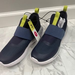 Brand new all in motion youth tennis shoes- size 5